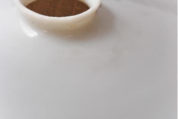 昔懐かしい白い平笠シェードの吊り下げ照明(天井照明、ペンダントライト)2個セット(1)