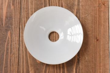 昔懐かしい白い平笠シェードの吊り下げ照明(天井照明、ペンダントライト)2個セット(1)