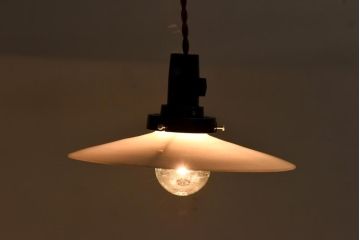 昭和期　素朴な味わいが魅力的な平笠シェード(天井照明、電笠)(1)