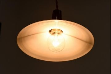 昭和期　素朴な味わいが魅力的な平笠シェード(天井照明、電笠)