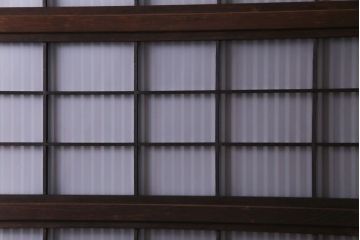 和製アンティーク　板ガラス裏障子留め　オリジナル花ガラス入り格子戸2枚セット(引き戸、ガラス帯戸、仕切り戸)