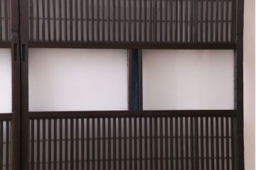 昭和期　板ガラス裏障子留め　色ガラスがアクセントになった格子帯戸(ガラス帯戸、格子戸、引き戸、建具)2枚組