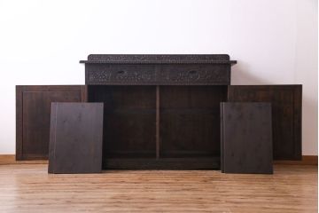 ヴィンテージ家具　ビンテージ　伝統工芸　軽井沢彫り　繊細な彫りが豪華さを演出するチェスト(サイドボード、収納棚)