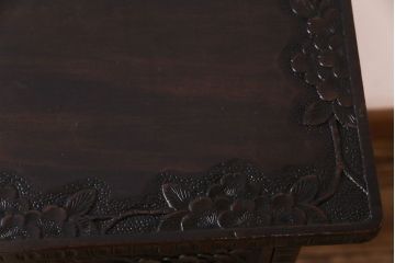 ヴィンテージ家具　ビンテージ　伝統工芸　軽井沢彫り　繊細な彫りが豪華さを演出するチェスト(サイドボード、収納棚)
