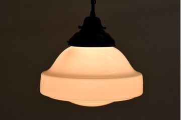 昭和初期　ホルダーの形がおしゃれな天井照明(吊り下げ照明)