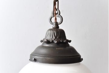 昭和初期　ホルダーの形がおしゃれな天井照明(吊り下げ照明)