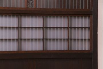 昭和期　板ガラス裏障子留め　ガラスから透ける縦桟が美しい格子戸(ガラス帯戸、仕切り戸、引き戸、建具)
