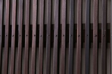 昭和期　板ガラス裏障子留め　木の良さが味わえるシンプルな格子帯戸(ガラス帯戸、格子戸、仕切り戸、引き戸、建具)2枚組