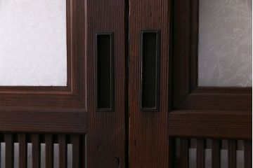 昭和期　板ガラス裏障子留め　木の良さが味わえるシンプルな格子帯戸(ガラス帯戸、格子戸、仕切り戸、引き戸、建具)2枚組