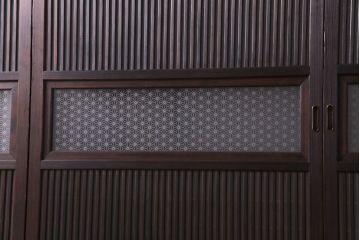 昭和レトロ　板ガラス裏障子留め　懐かしさを感じる麻の葉ガラス入り格子帯戸(ガラス帯戸、格子戸、引き戸、建具)4枚組