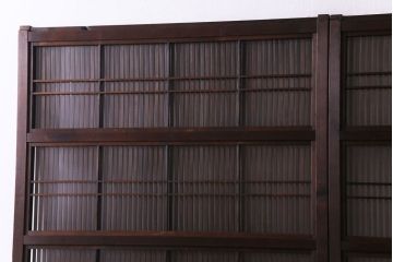 昭和期　板ガラス裏障子留め　透けて見える桟の美しさが際立つ格子戸(仕切り戸、引き戸、建具)2枚組