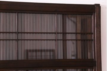 昭和期　板ガラス裏障子留め　透けて見える桟の美しさが際立つ格子戸(仕切り戸、引き戸、建具)2枚組