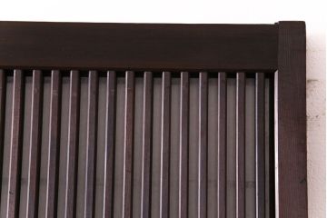 和製アンティーク　裏障子付き　シックで落ち着きのある幅狭の格子戸(引き戸、障子戸、建具)2枚セット