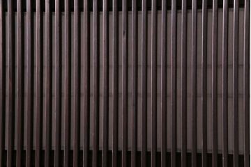 和製アンティーク　裏障子付き　シックで落ち着きのある幅狭の格子戸(引き戸、障子戸、建具)2枚セット