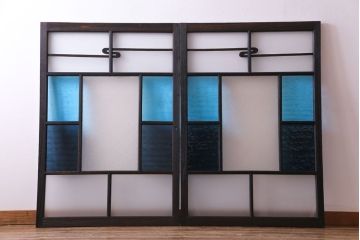大正ロマン　鮮やかな色ガラスとモダンな桟のデザインが魅力のガラス戸(窓、サッシ)2枚組