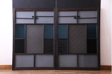 大正ロマン　鮮やかな色ガラスとモダンな桟のデザインが魅力のガラス戸(窓、サッシ)2枚組
