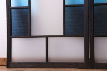 大正ロマン　鮮やかな色ガラスとモダンな桟のデザインが魅力のガラス戸(窓、サッシ)2枚組