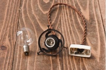 オールドノリタケ・則武(日陶)　栗の図が描かれた味わいのあるシェード(電笠、天井照明)