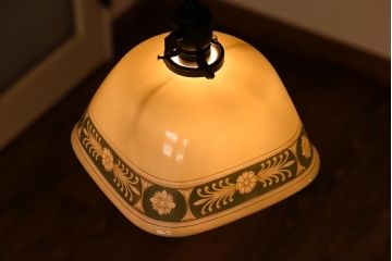 オールドノリタケ・則武(日陶)　四角形　草花モチーフが上品なシェード(電笠、天井照明)(1)