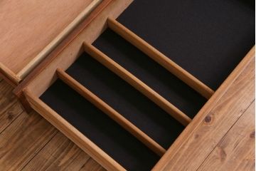 北欧ヴィンテージ家具　チーク材　個性的なデザインが目を惹くサイドボード(サイドキャビネット、リビングボード、ビンテージ)