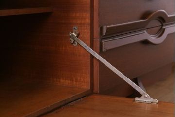 北欧ヴィンテージ家具　チーク材　個性的なデザインが目を惹くサイドボード(サイドキャビネット、リビングボード、ビンテージ)