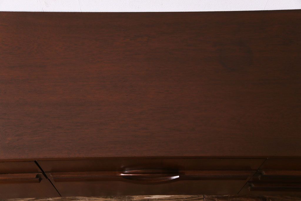 北欧ヴィンテージ家具　チーク材　個性的なデザインが目を惹くサイドボード(サイドキャビネット、リビングボード、ビンテージ)