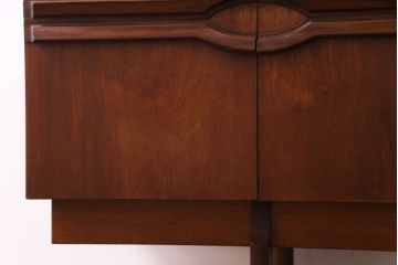 北欧ヴィンテージ家具　チーク材　個性的なデザインが目を惹くサイドボード(サイドキャビネット、リビングボード、ビンテージ)