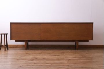 北欧ヴィンテージ家具　チーク材　個性的なデザインが目を惹くサイドボード(サイドキャビネット、リビングボード、ビンテージ)