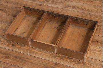 アンティーク家具　和製アンティーク　明治期　脚付き　三尺　味わいある佇まいの水屋箪笥サイドボード(収納棚、食器棚)