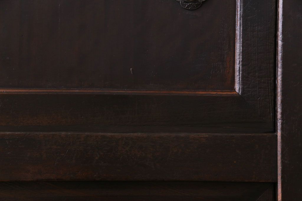 アンティーク家具　和製アンティーク　明治期　脚付き　三尺　味わいある佇まいの水屋箪笥サイドボード(収納棚、食器棚)