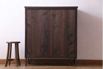 アンティーク家具　和製アンティーク　明治期　脚付き　三尺　味わいある佇まいの水屋箪笥サイドボード(収納棚、食器棚)