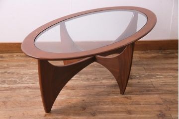 ヴィンテージ家具　北欧ビンテージ　G-plan(ジープラン)　　ガラストップがおしゃれなチーク材のコーヒーテーブル(センターテーブル)