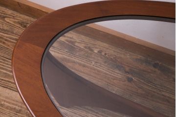 ヴィンテージ家具　北欧ビンテージ　G-plan(ジープラン)　　ガラストップがおしゃれなチーク材のコーヒーテーブル(センターテーブル)