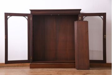 アンティーク家具　イギリスアンティーク　マホガニー材　上品さが漂うシンプルな本箱(飾り棚、キャビネット)