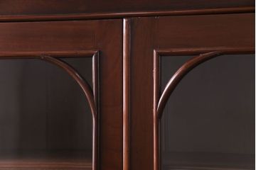 アンティーク家具　イギリスアンティーク　マホガニー材　上品さが漂うシンプルな本箱(飾り棚、キャビネット)