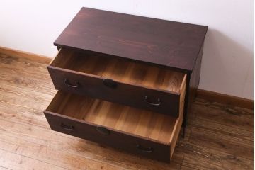 アンティーク家具　和製アンティーク　鉄脚付き　前面ケヤキ材　味わいのある風合いが魅力の箪笥ローチェスト(ローボード、衣装箪笥)