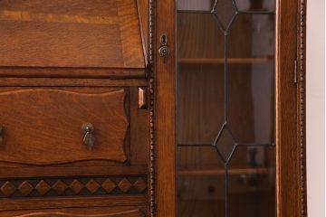 アンティーク家具　イギリスアンティーク　オーク材　ステンドグラスや意匠がおしゃれなビューローブックケース(サイドバイサイド)