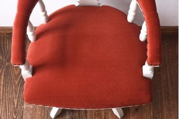 ペイント家具　赤い座面が可愛らしいレトロなドクターチェア(回転イス)