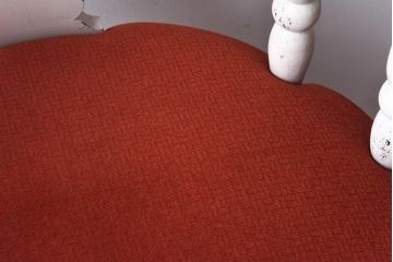 ペイント家具　赤い座面が可愛らしいレトロなドクターチェア(回転イス)