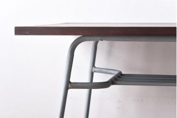 アンティーク家具　ヒノキ材製天板　淡いペイントカラーのアイアンテーブル(作業台、カフェテーブル)