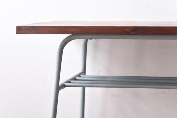 アンティーク家具　ヒノキ材製天板　淡いペイントカラーのアイアンテーブル(作業台、カフェテーブル)(1)