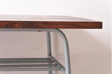 アンティーク家具　ヒノキ材製天板　淡いペイントカラーのアイアンテーブル(作業台、カフェテーブル)(1)