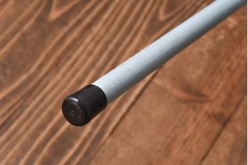 アンティーク家具　ヒノキ材製天板　淡いペイントカラーのアイアンテーブル(作業台、カフェテーブル)(1)