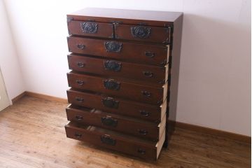 中古美品　南部箪笥　豪華な手打ち彫金金具が目を惹く衣装箪笥(引き出し、整理箪笥)(定価約70万円)
