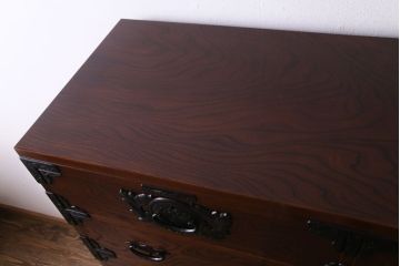 中古美品　南部箪笥　豪華な手打ち彫金金具が目を惹く衣装箪笥(引き出し、整理箪笥)(定価約70万円)