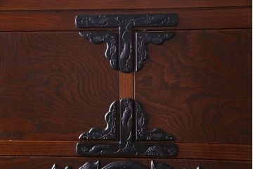 中古美品　南部箪笥　豪華な手打ち彫金金具が目を惹く衣装箪笥(引き出し、整理箪笥)(定価約70万円)