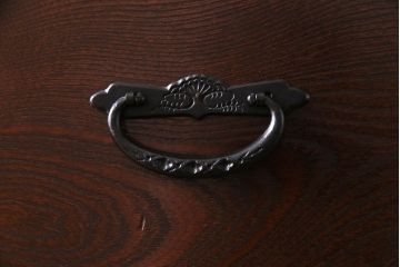 中古美品　南部箪笥　豪華な手打ち彫金金具が目を惹く衣装箪笥(引き出し、整理箪笥)(定価約70万円)