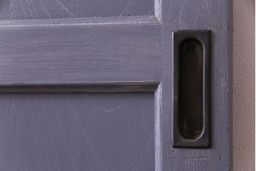 レトロ　ペイント建具　ステンドグラス入り　シックな雰囲気漂う引き戸(スライドドア、建具)