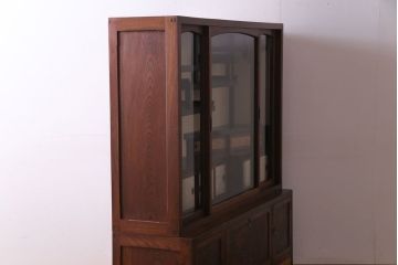 アンティーク家具　和製アンティーク　三方ケヤキ材　上手物　凝った作りが存在感を放つ茶箪笥(収納棚、飾り棚、茶棚)