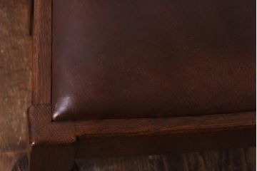 アンティーク家具　イギリスアンティーク　オーク材　本革　彫刻の意匠がおしゃれなチェア(ダイニングチェア、椅子)(1)